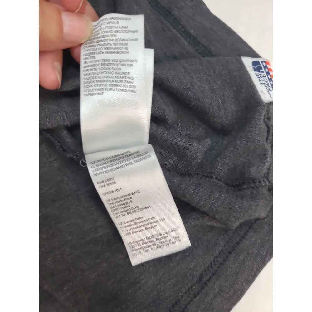 North Face Shirt Mens Large Short Sleeve Crew Neck Lightweight‎ Gray